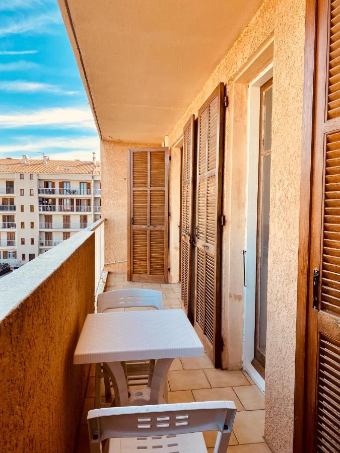 Joli Deux Pieces, Centre Ville Et Proche Plage بروبرِيانّو المظهر الخارجي الصورة